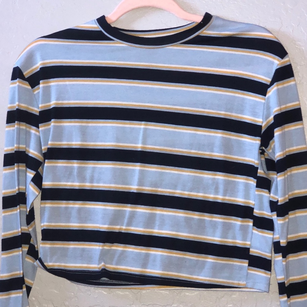 Long sleeve crop